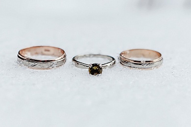 Как найти потерянное кольцо в снегу?
